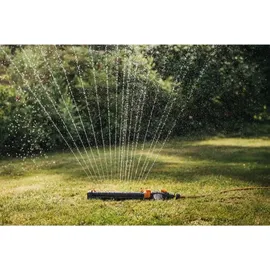 Fiskars Oszillierender Sprinkler Universalgröße 17 x 21 m schwarz/orange