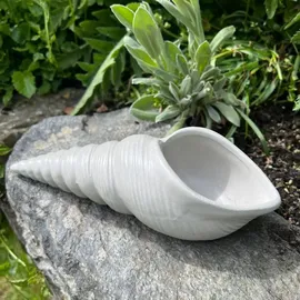 ZGM Betonfigur Muschel - längliche Muschelfigur mit viel Charme und Charakter