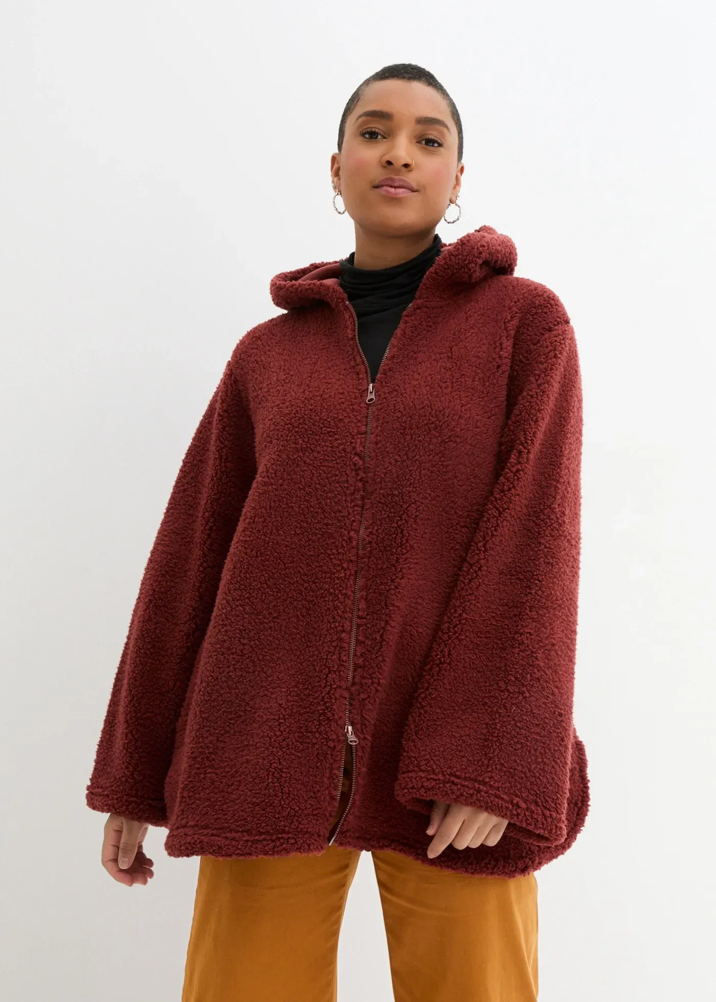 Fleecejacke BONPRIX, Damen, Gr. 40/42 (M), rauchblau, Fleece, Obermaterial: 100% Polyester. Futter: 100% Polyester, unifarben, oversize Po-bedeckend, Rundhals, Jacken Fleecejacke, aus kuscheligem Teddymaterial, mit Stehkragen und Kapuze, in A-Linie