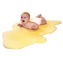 HEITMANN Baby Lammfell gold-beige geschoren 80-90cm Naturtierform in einem Stück geschnitten