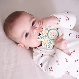 Vulli Sophie la Girafe – Mille-Feuille Beißring – Ab der Geburt – 100% Naturkautschuk | Ergonomischer Griff | Multi-Texturen | Zahnfleischlinderung | BPA-frei | Geschenk Baby