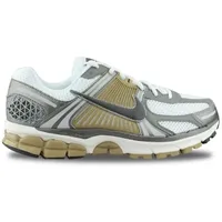 Nike Zoom Vomero 5 Herren Metallic Pewter/Medium Ash/Parachute Beige 42