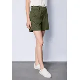 street one studio Shorts Grün 42