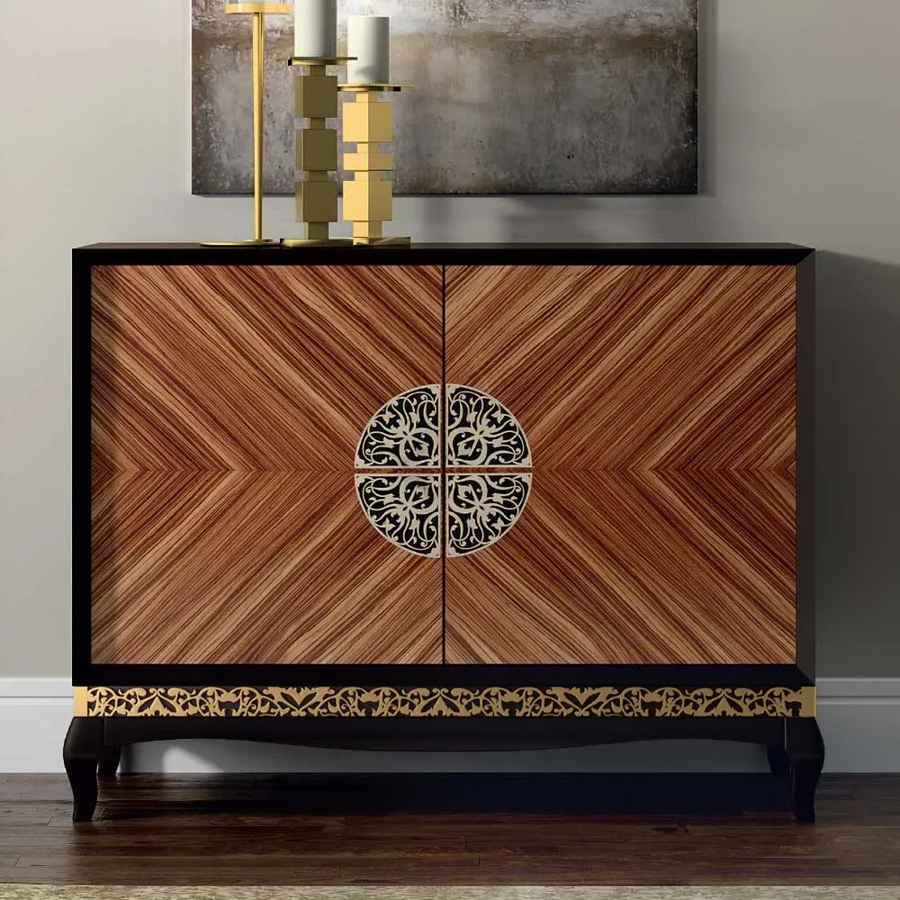 Design Sideboard im italienischen Style auffällig verziert