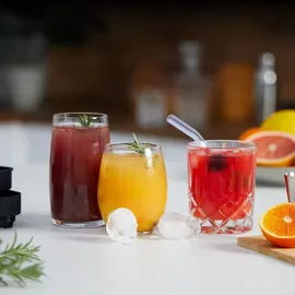 Relaxdays Totenkopf Eiswürfelform, 2er Set, Silikon, Halloween, 4 einzelne Totenköpfe, Eisgießform, Gothic-Stil, schwarz