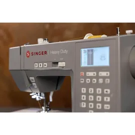 Singer Heavy Duty 6805C