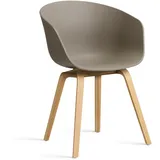 HAY - About A Chair AAC 22, Eiche lackiert / khaki 2.0 (Kunststoffgleiter)