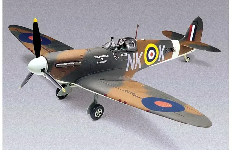 Revell 15239 Spitfire Mk-II (11/98)