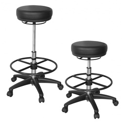 KADIMA DESIGN Arbeitshocker Livorno: Höhenverstellbar, Kunstleder-Sitzfläche, Kunststoff-Fußkreuz, drehbare Fußablage, 120 kg Belastbarkeit.
