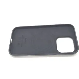 Apple iPhone 16 Pro Silikon Case mit MagSafe schwarz