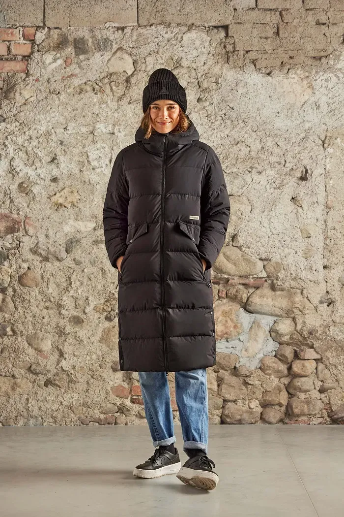 Maloja Wintermantel AnkogelM Urban Puffer Coat (ReDown-Füllung, winddicht, sehr warm) schwarz Damen