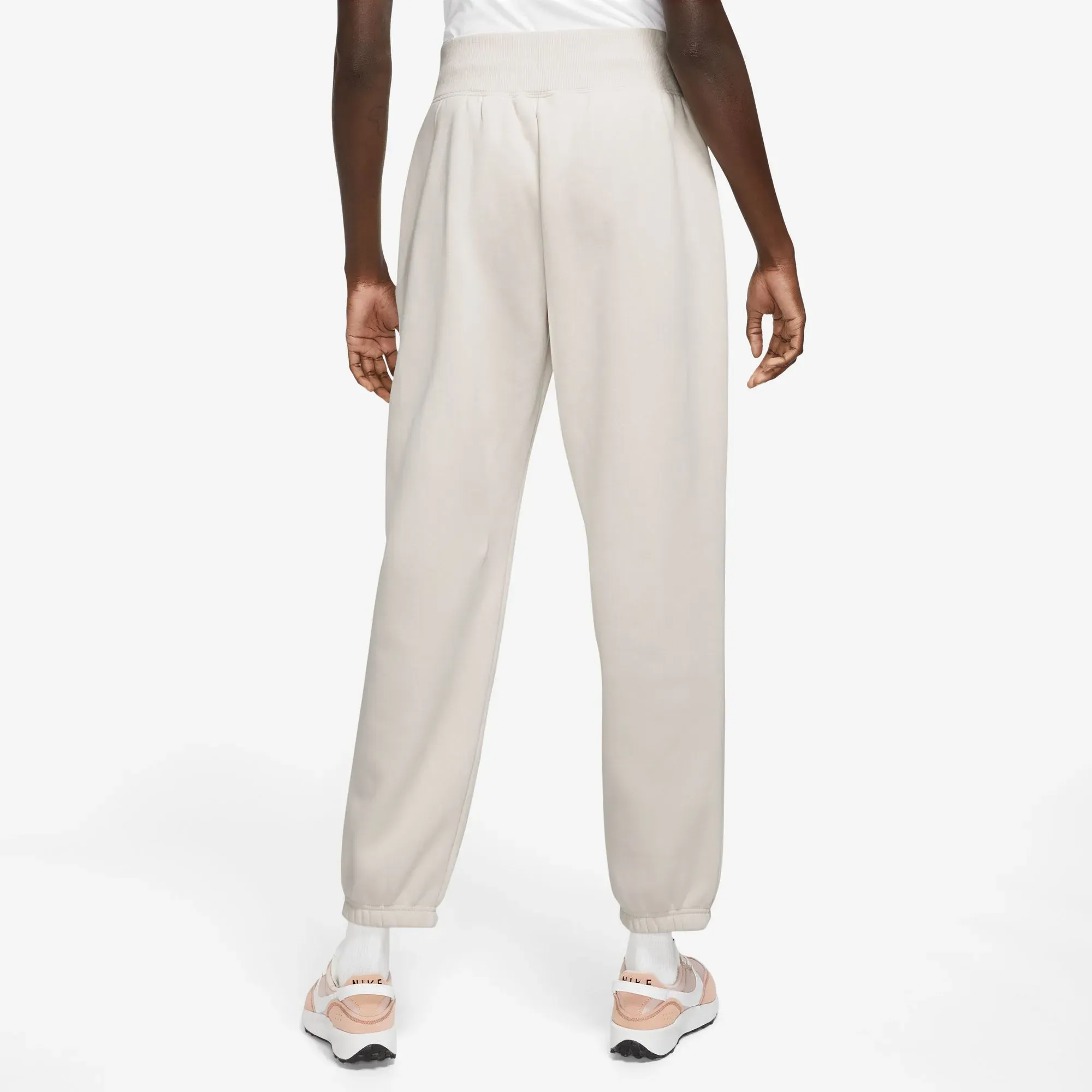 Nike Sportswear Jogginghose »PHOENIX FLEECE WOMEN'S HIGH-WAISTED OVERSIZED SWEATPANTS« Nike Sportswear LT OREWOOD BRN/SAIL XL (48/50)