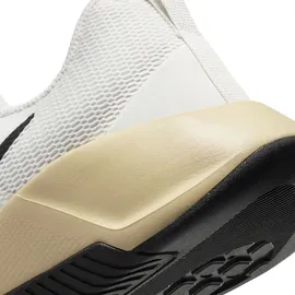 Nike MC Trainer 3 Fitnessschuhe Herren 101 sail/black-team gold-white 42.5