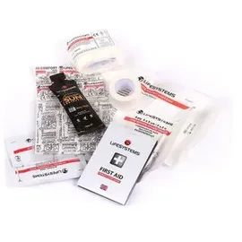 Lifesystems „Light & Dry Nano“ Erste-Hilfe-Set, CE-konformer Inhalt, Speziell entwickelt für Abenteuer, Triathlon, Sport, Red