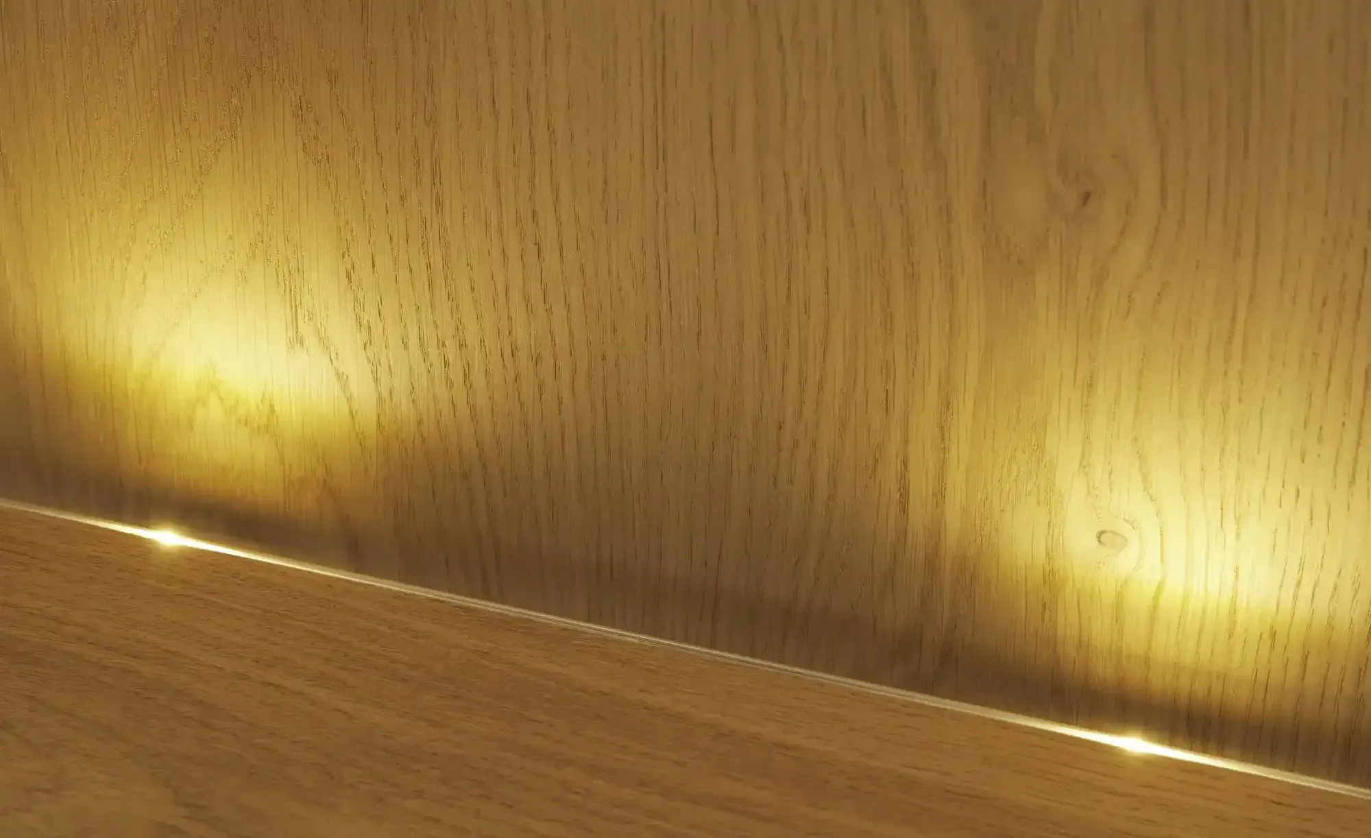 Wohnwert LED-Beleuchtung  Libro Plus ¦ silber