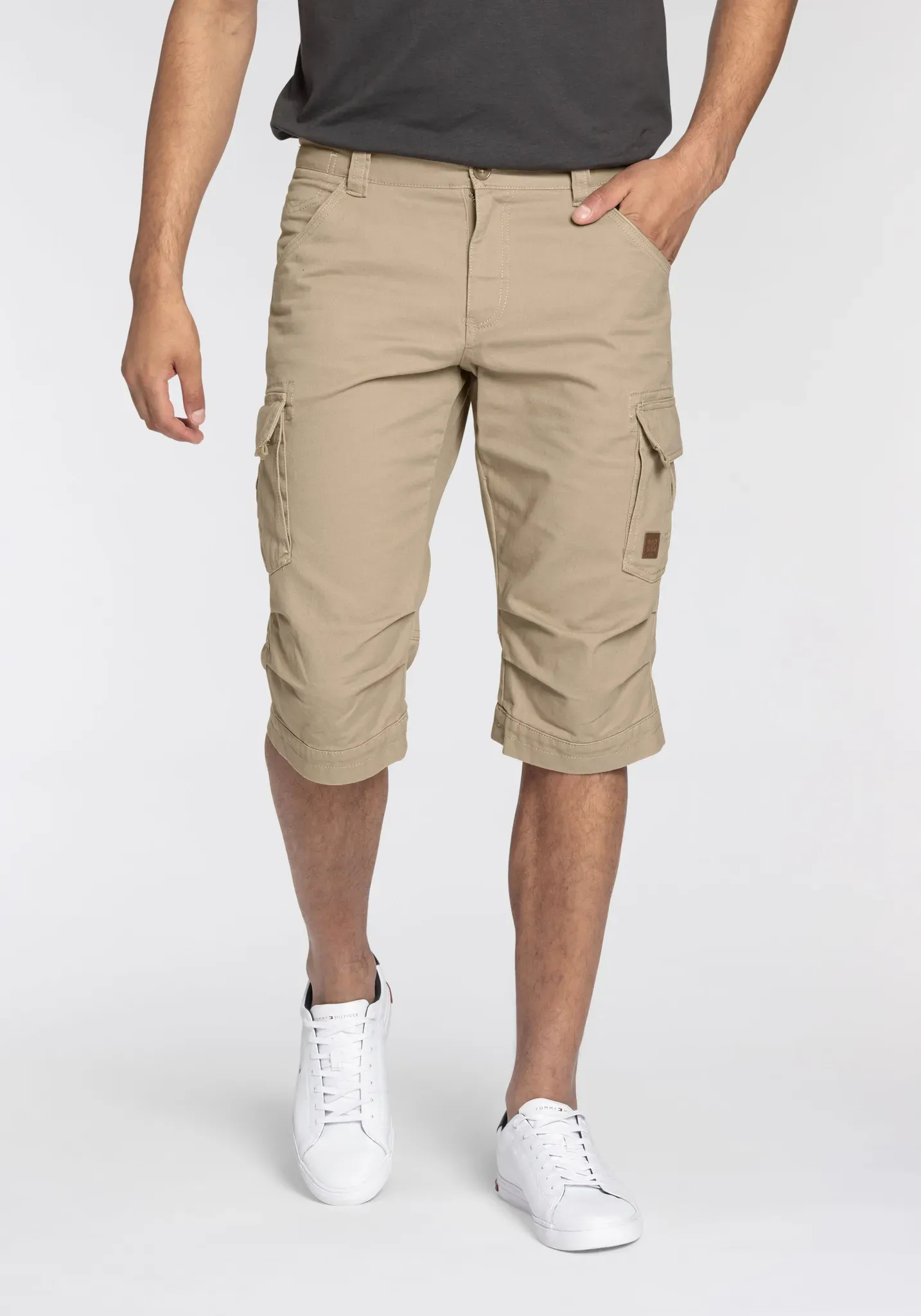 Bermudas BRUNO BANANI, Herren, Gr. 34, Länge 32, beige (sand), Denim/Jeans, Obermaterial: 100% Baumwolle, schmal knieumspielend, Hosen Bermudas, schmale Passform, gerade Beinform, mit Cargotaschen, Topseller