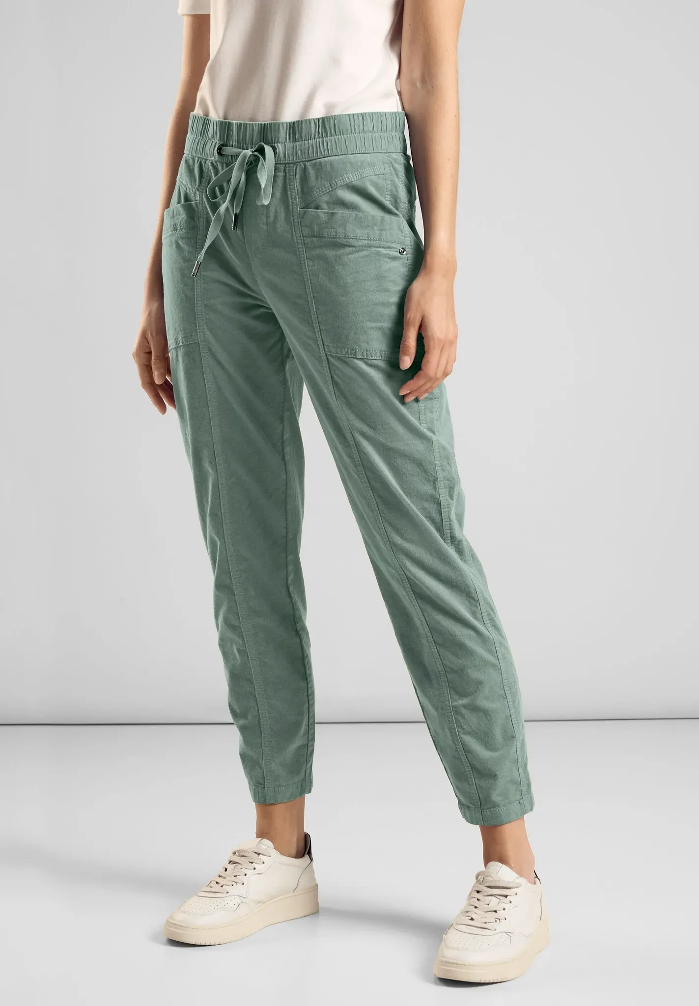 STREET ONE Cordhose »BONNY«, im Four-Pocket Style STREET ONE mindful green 36