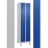 C+P Spind Classic PLUS, Füßen, 2 Abteile, HxBxT 195x50x50cm, Zylinderschloss, Hellgrau/Enzianblau von PROREGAL