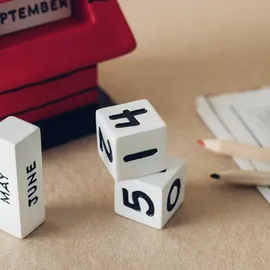 Grupo Erik Ewiger Kalender Snoopy Hundehütte 3D Rot