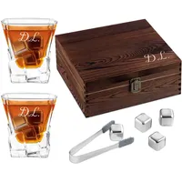 Maverton Whisky Steine Set - in Holzbox mit Gravur - 8 Eiswürfel & 2 Whisky Gläser mit Initial - wiederverwendbar - Geschenke für Männer - personalisierte Geschenke - Initialen
