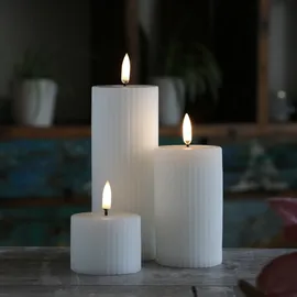 uYuni LED Kerze Thea mit Rillen Timer bis 400Std. H: 10,1cm in weiß | Gr.: onesize
