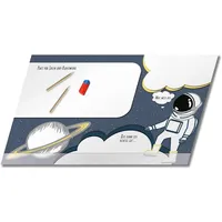 PRIMUS PRINT - Astronaut Schreibtischunterlage Papier - DIN A2 Unterlage Schreibtisch - Abreißblock - 80g Dickes Naturpapier - Stabiler Papprücken - 25 Blatt - [ Motiv: Astronaut mit Fußleiste ]