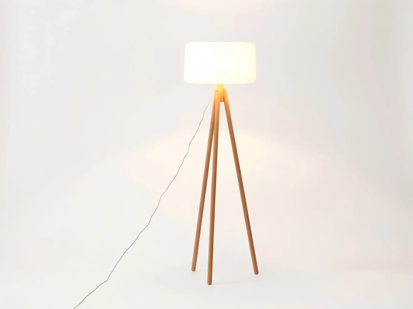 New Garden Chloe LED-Stehlampe für draußen dimmbar mit Kabel ø 43 cm (h: 140 cm)