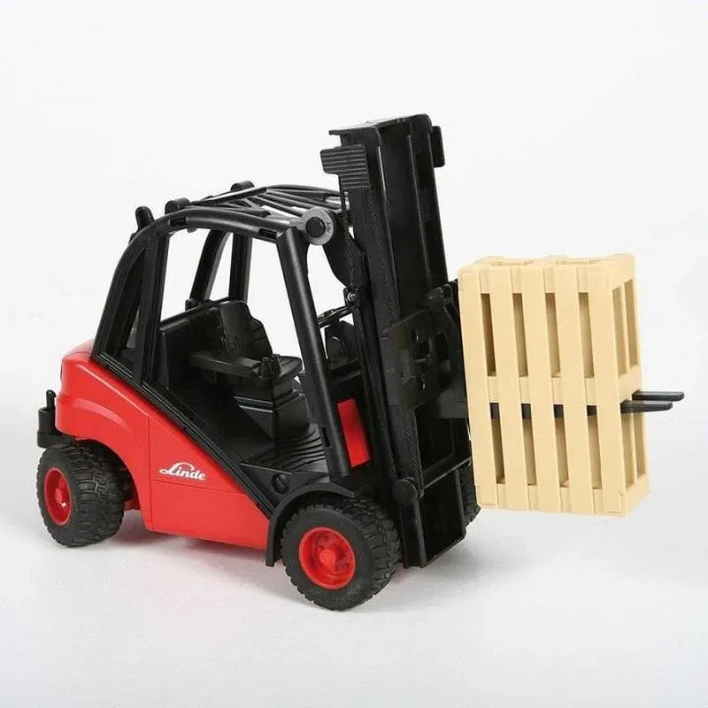 bruder 02511 - Linde Gabelstapler H30D mit Anhängerkupplung und 2 Paletten - 1:16 Fahrzeug, Gabelstapler, Versand & Logistik, Bauernhof