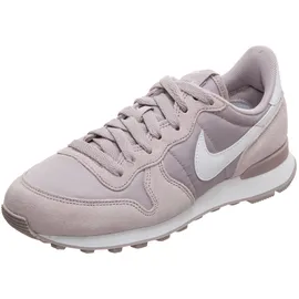 internationalist grau