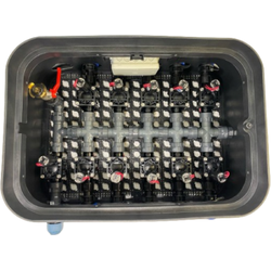 Vormontierte Einheit Hunter Magnetventile, mit Ventilbox- und gitter, Kabelgelverbindungsdose und Hauptventil 24 VAC (Vormontierte Einheit Hunter Anzahl Stationen: 6 Stationen / Vormontierte Einheit Anschluss: Flexschlauch 25 mm / Vormontierte Einheit Schutz-Vlies: mit Schutz-Vlies / Vormontierte Einheit Hunter Magnetventil: PGV-100 VAC)