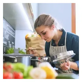 Relaxdays Topfdeckel universal, flexibler Glasdeckel mit Silikonrand & Dampfloch, Töpfe & Pfannen mit Ø 20-24cm, schwarz