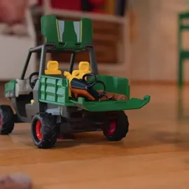 Schleich FARM WORLD Waldbauer mit Fahrzeug