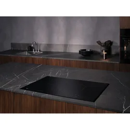 AEG Induktionskochfeld autark 80cm, Made in Germany, 4 Flex-Zonen mit Kratzresistenter SaphirMatt-Oberfläche, Powerfunktion, Bridge-Kombination 2er Zonen, Hob2Hood, Facettenrahmen, TII84B0FFZ