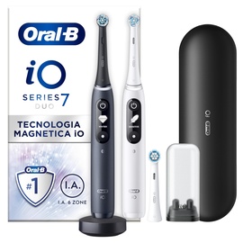 Oral B Oral-B iO 7 Set mit 2 elektrischen Zahnbürsten, Schwarz und Weiß, 2 Bluetooth-fähige Griffe mit Magnettechnologie, Geschenk für Vatertag, 3 Bürsten, 1 Premium-Reiseetui