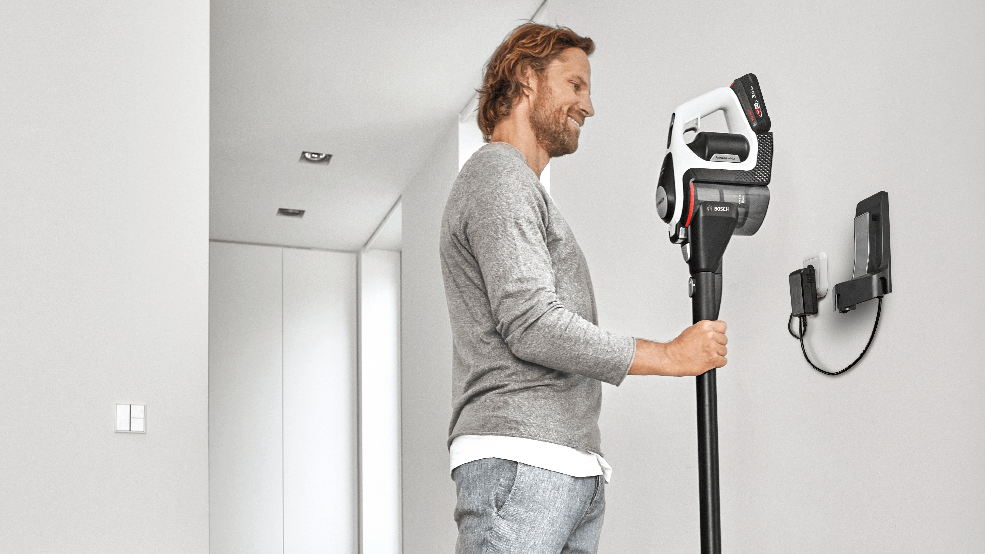 Bosch Akku-Staubsauger Unlimited Gen2 Serie 8 BKS8214W, beutellos, bis 45 Min Laufzeit, austauschbarer Akku, LED-Beleuchtung, automatische Anpassung an alle Bodenarten, XXL-Polsterdüse, weiß