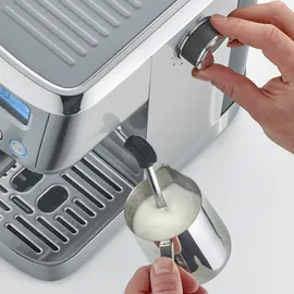 CASO Design EspressoGourmet Crema Siebträgermaschine silberfarben mit Milchaufschäumer