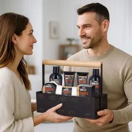 Brubaker Cosmetics Spa Sport Musk 8 tlg. Pflegeset für Männer mit Duschgel, Schaumbad, Gesichtscreme, Peeling, Körperlotion, Seife + Waschlappen in Werkzeugkasten