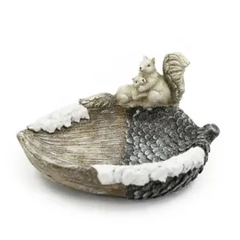 MARELIDA Vogeltränke Gartenfigur Futterstelle Eichhörnchen Schneeoptik 0 x 0 cm Braun