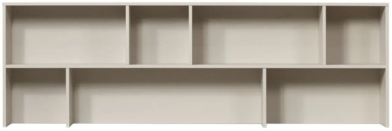 Aufsatzschrank New Gravure aus Kiefernholz, skandinavischer Stil, hellgrau Dust, 200 cm breit