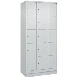 C+P Schließfachschrank Classic PLUS, Sockel, 3 Abteile, 1950x900x500mm, 7035/703 Innenhöhe Gefach oben (oberes 365 mm Front RAL 7035 Lichtgrau