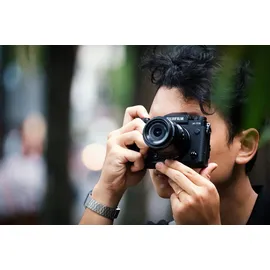 Fujifilm X-T5 Gehäuse schwarz + Netzteil + USB-Kabel + Akku