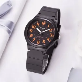 Casio MW-240-4BVEF Herren-Armbanduhr, Kunststoff-Gehäuse - Schwarz/Orange