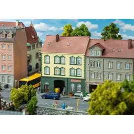 FALLER Stadthaus mit Modellbaugeschäft 130628