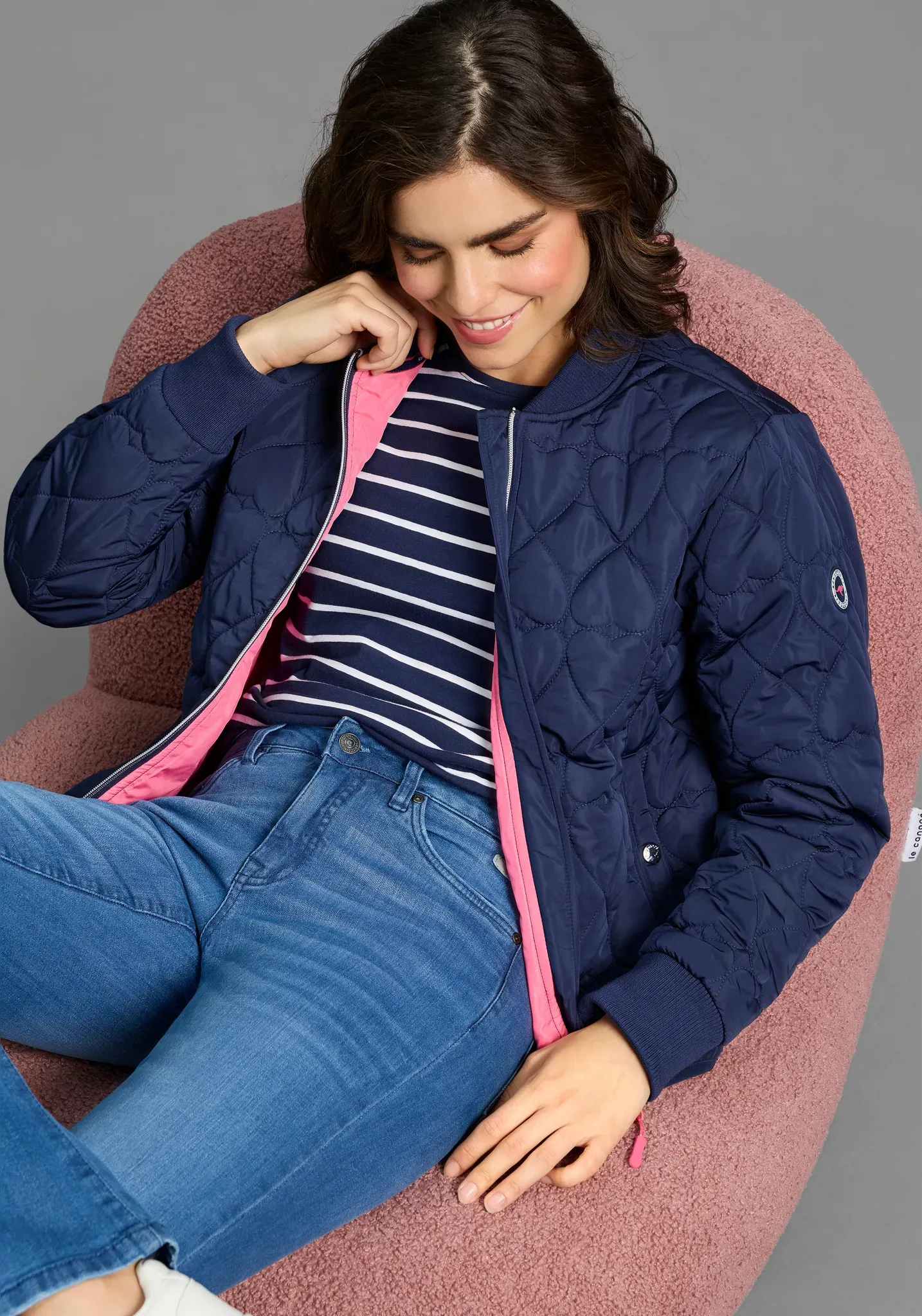Steppjacke KANGAROOS, Damen, Gr. 46, blau (marine), Web, Obermaterial: 100% Polyester. Futter: 100% Polyester. Wattierung: 100% Polyester, kontrastfarbene Details, unifarben, Basic schmal hüftlang, angesetztes Bündchen, Jacken Steppjacke, mit gesteppten Herzen, Übergangsjacke