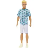 Barbie Ken Fashionistas Puppe - T-Shirt mit Kaktus- und Palmenaufdruck, weiße Shorts und hohe Turnschuhe, perfekt für Abenteuer mit Freunden und Stadtbummel, für Kinder ab 3 Jahren, HJT10
