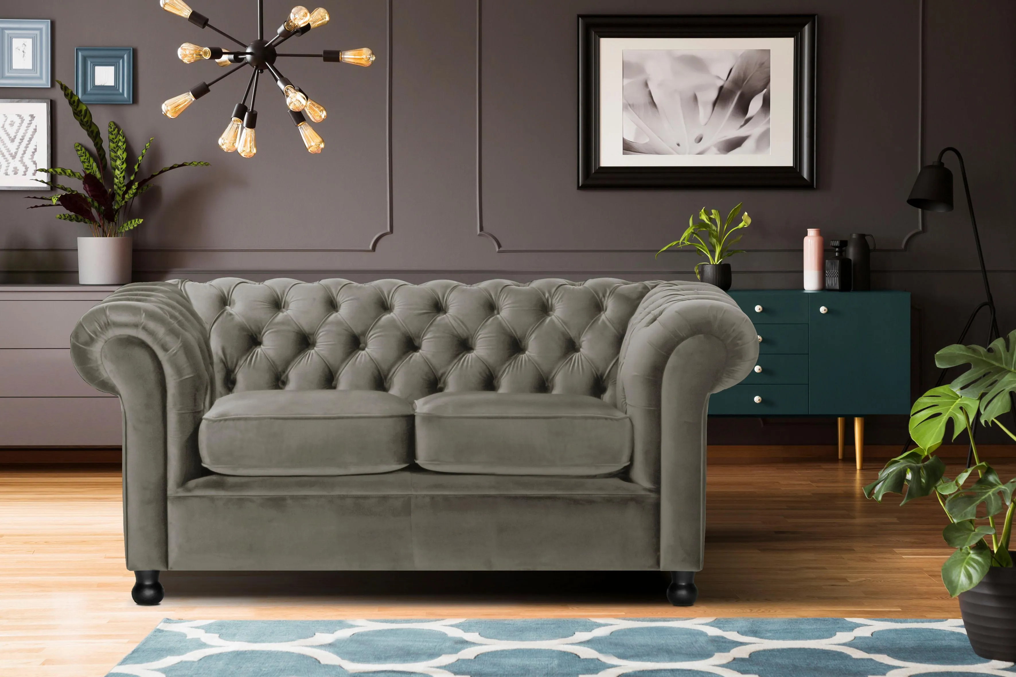 Home affaire Chesterfield-Sofa »Chesterfield Home 2-Sitzer«, mit edler Knopfheftung und typischen Armlehnen Home affaire hellgrau