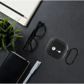 BMW Carbon Double Metal Logo Case AirPods 4 - Schwarz