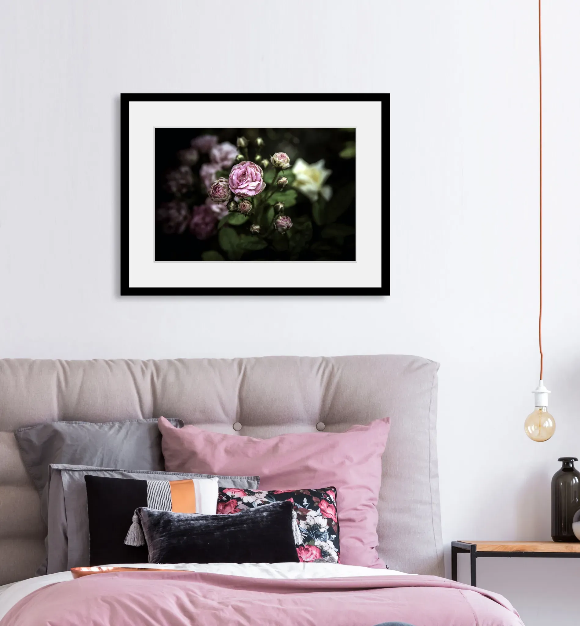 queence Bild »Ashley«, (1 St.), HD Premium Poster-Druck inkl. Holzrahmen queence Farbe Rahmen: schwarz + Farbe Bild(er): rosa