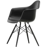 Vitra - Eames Plastic Armchair DAW RE, Ahorn schwarz / tiefschwarz (Filzgleiter basic dark)