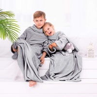 DecoKing Kinder Decke mit Ärmeln 90x105 cm Silber Microfaser TV Decke Kuscheldecke Weich Fleecedecke Kiddo